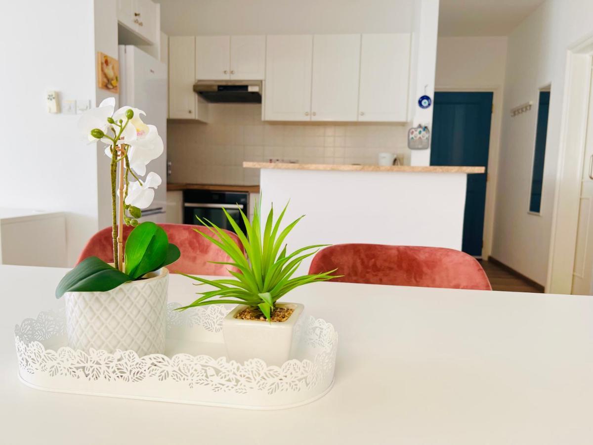 Ocean Sunset Apartment Пафос Экстерьер фото