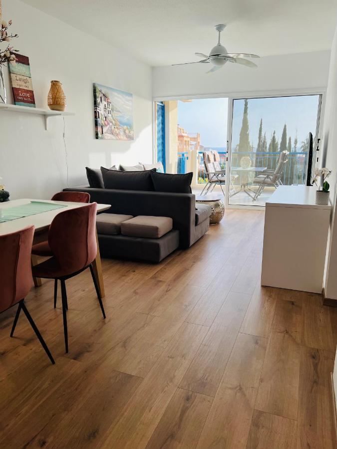 Ocean Sunset Apartment Пафос Экстерьер фото